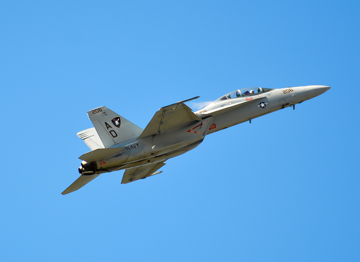 Military - Fighter - F-18F Super Hornet - 2015 09 - Ocean - 103